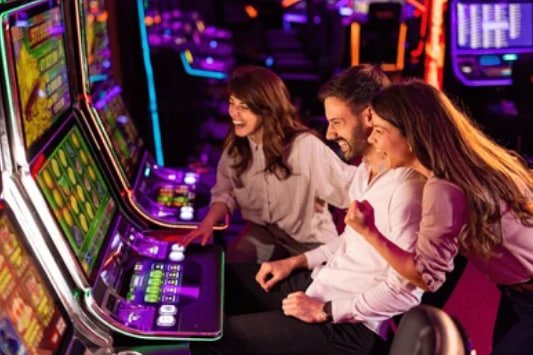 1cbet Sportsbook တွင် မြန်မာဘောလုံးပွဲ ကစားနေသည့် မြင်ကွင်း